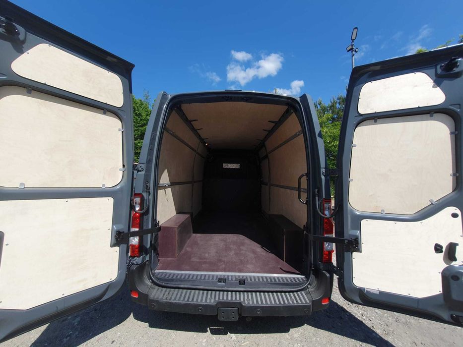 Zabudowa paki sklejką Renault Master L3 zabudowa busa