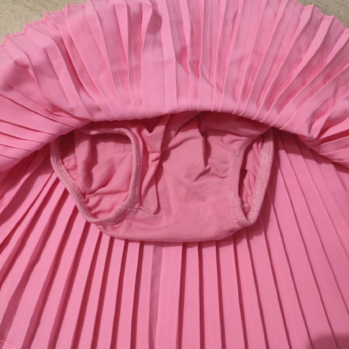 Plisowana spódniczka Guess z napisem 62-68 cm