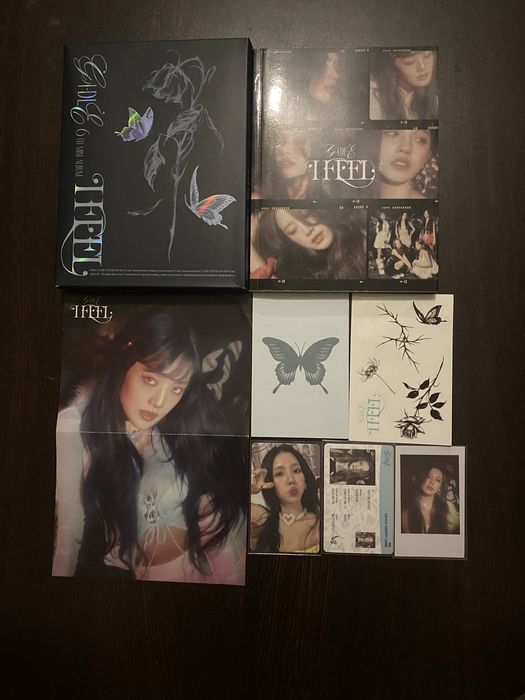 Альбом (G)i-dle I feel (Butterfly ver.)