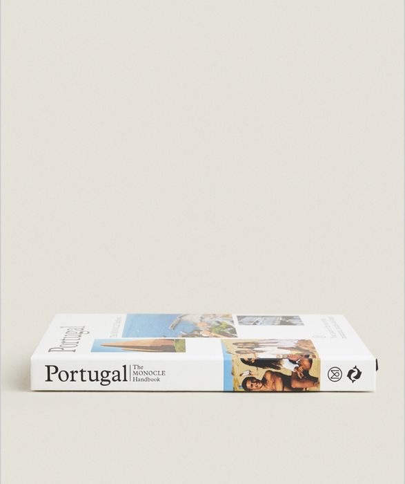 Livro De Viagens MONOCLE Portugal - NOVO