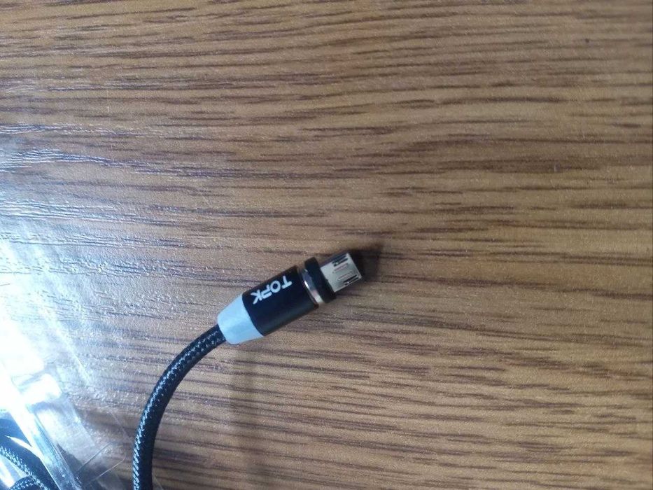 Удобный магнитный кабель для зарядки microUSB 2.4A 1м