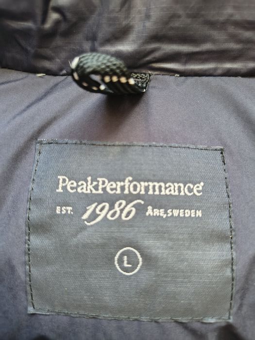 Фірмовий жилет Peak Performance