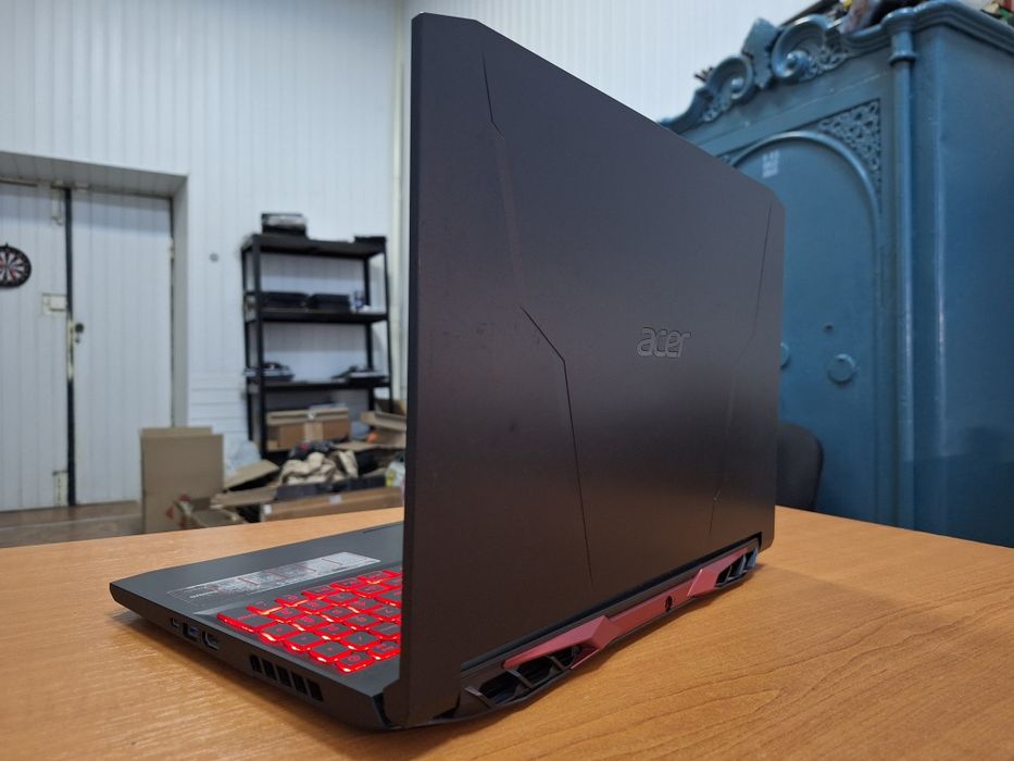 Acer Nitro 5 AN515-57 i5-11400H RTX 3050 4Gb DDR4 16Gb SSD + HDD