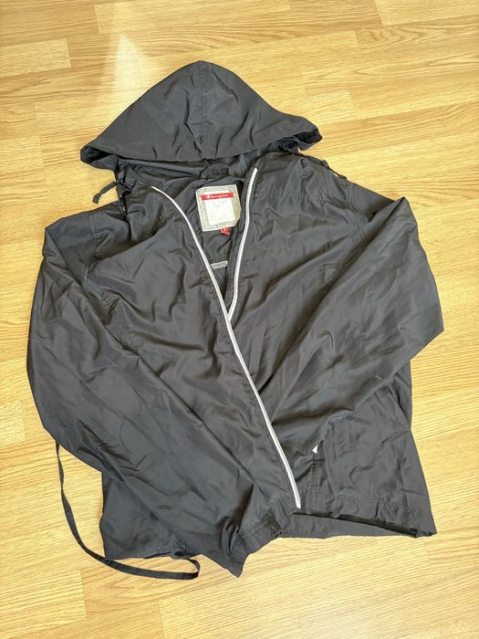 Champion вітровка чорна з капюшоном, розмір L(маломірить)