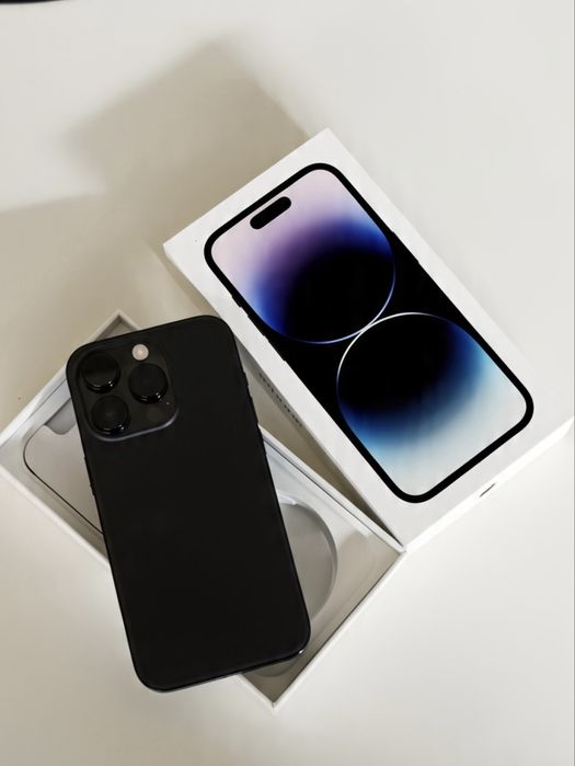 Zamienie Iphone 14 pro w ciemno szarym kolorze na bialy