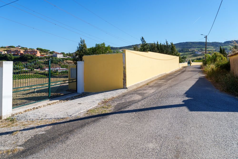 ARRENDA-SE ARMAZÉM — Arruda dos Vinhos