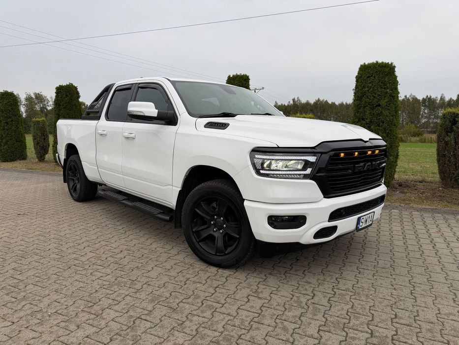 RAM 1500 RAM 1500 BIGHORN 4x4 5.7L hemi Night Edition led