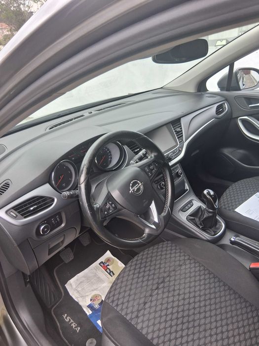 OPEL ASTRA  de 2017, como nova