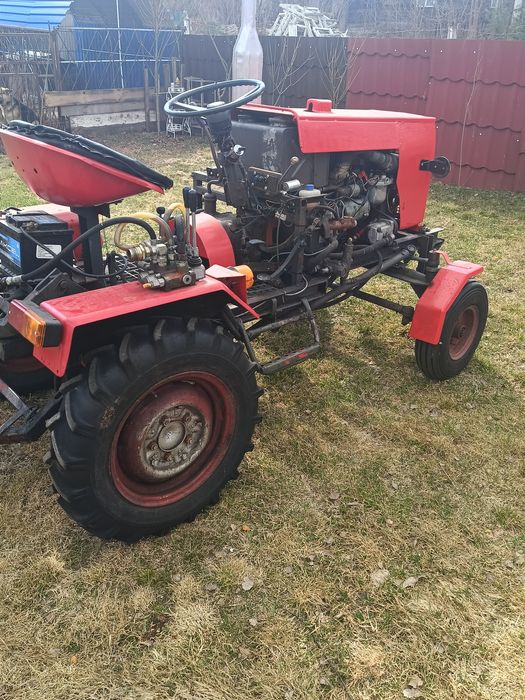 Traktorek ogrodniczy