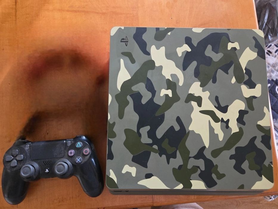 PS4 Edição Colecionador com +- 80 jogos