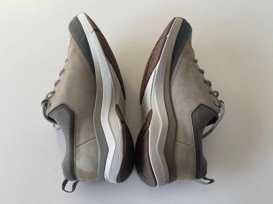 Clarks Wave 2.0 Vibe waterproof кросівки p. 42 оригінал