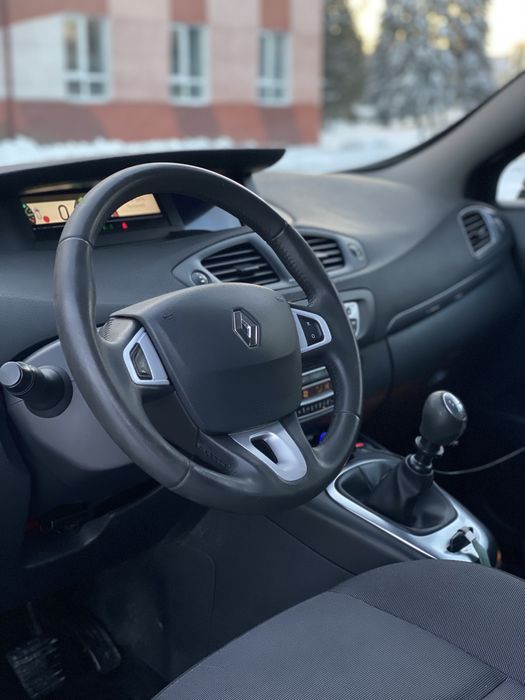 Renault Grand Scenic 20111