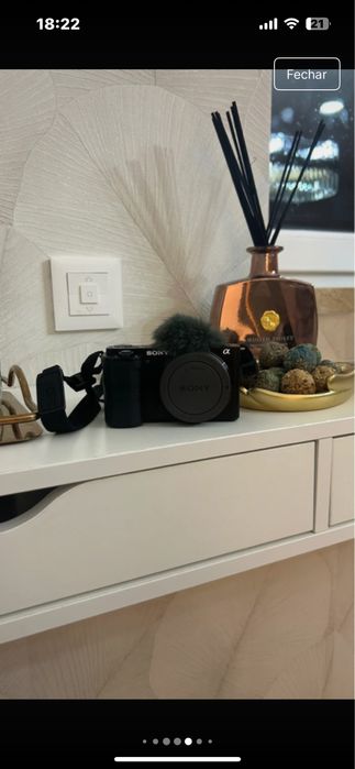 Sony ZVE-10 35mm Full-frame.