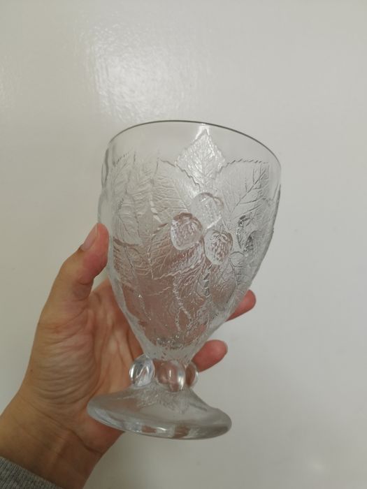 Various second-hand tableware64737886617602121