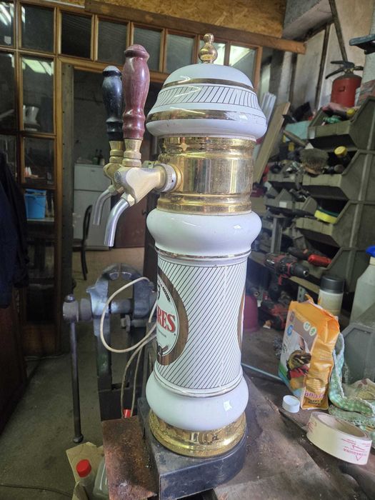 Coluna da cerveja sagres com torneira dupla