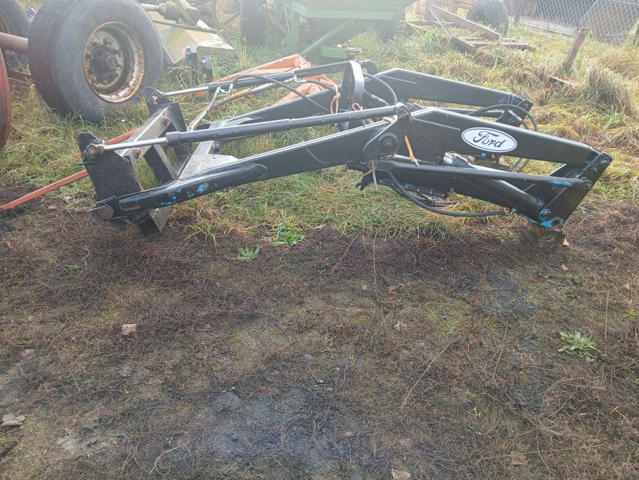 Tur samopoziomujący ford dwu sekcyjny ladowacz czołowy