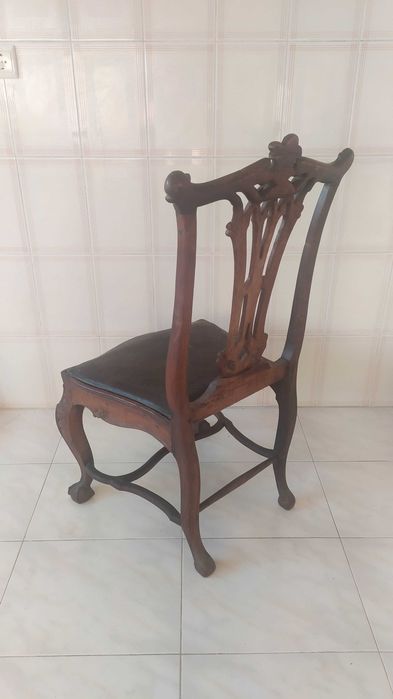 Cadeira em Pau santo - D. José - século XVIII
