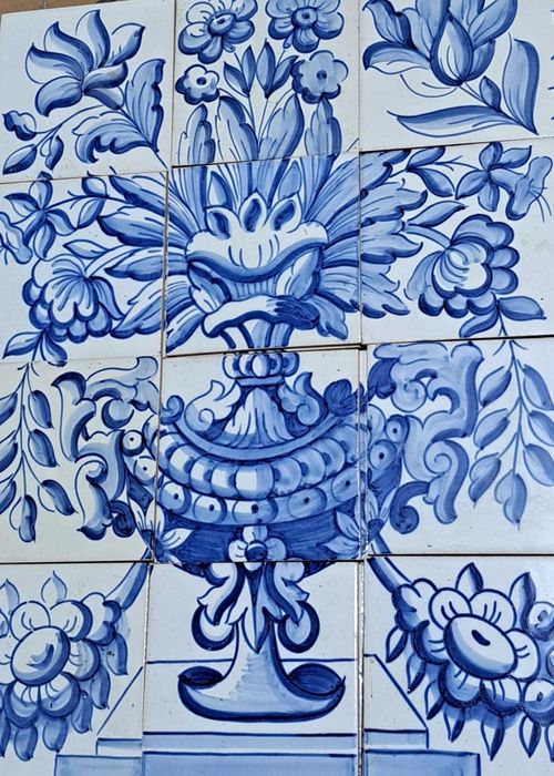Painel 12 azulejos viúva Lamego