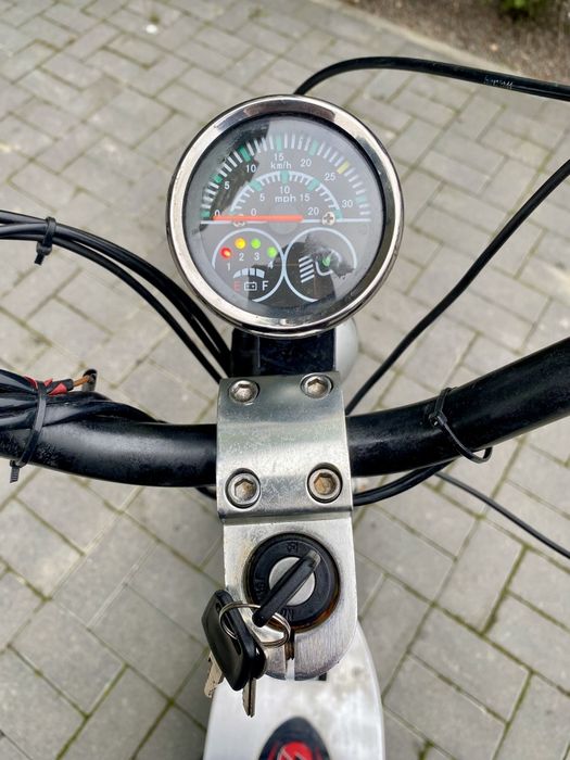 Самокат трёхколёсный