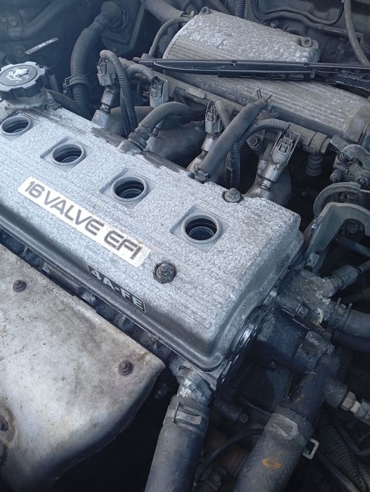 Motor Toyota carina