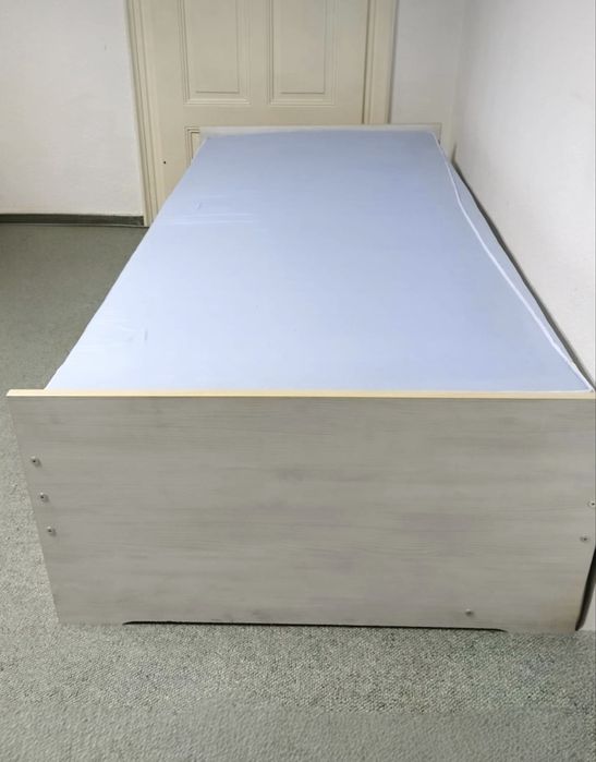 Łóżko jednoosobowe z szufladamj + materac