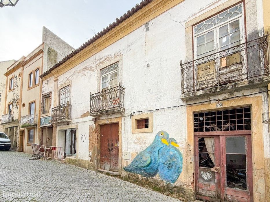 Prédio p/ Recuperar - Centro Histórico de Abrantes