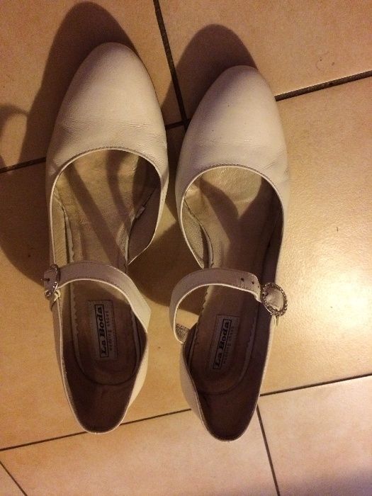 Buty ślubne w kolorze ecru