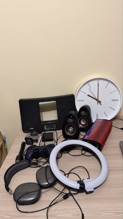 Лот колонки, навушники інвертор, годинник, ігровий джойстик,