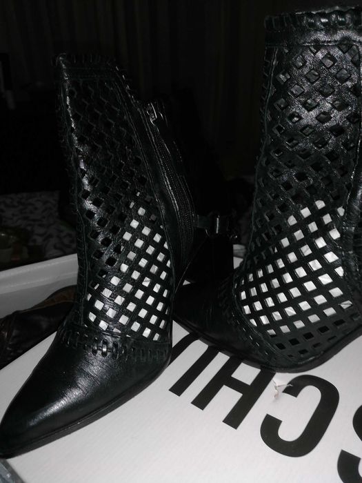 Botas Pretas SCHUTZ, Lindas