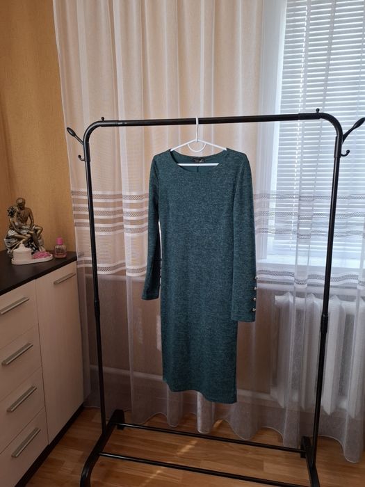 Ангорова сукня міді