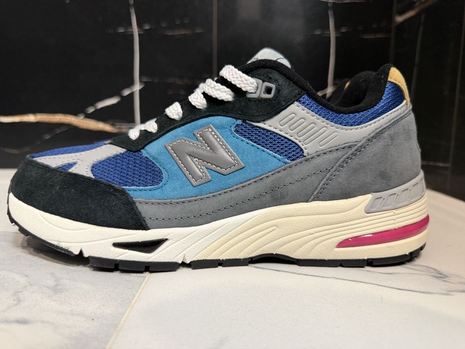 Нові жіночі кросівки