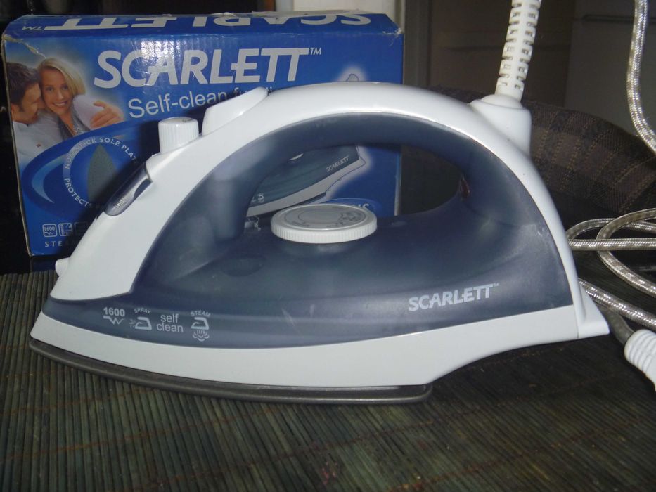 Утюг SCARLETT 1600 ватт.