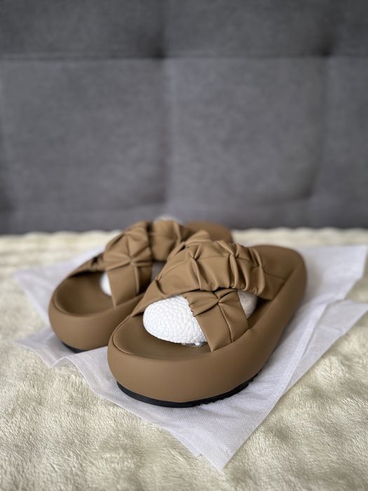 Нові босоніжки тапочки сандалії