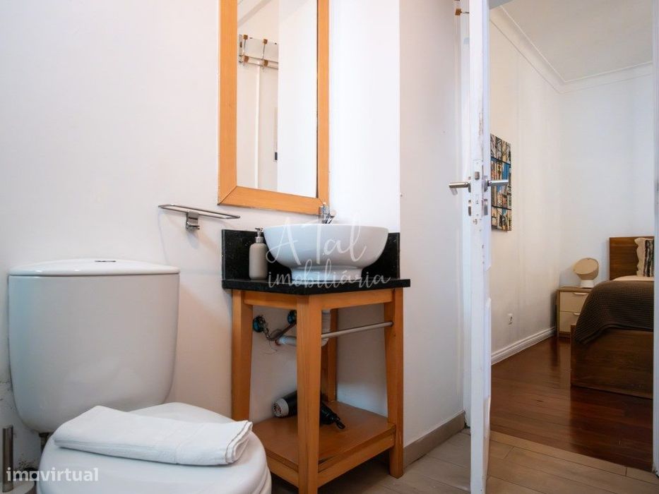 Apartamento T3 com Licença de Alojamento Local e Terrço - Lisboa