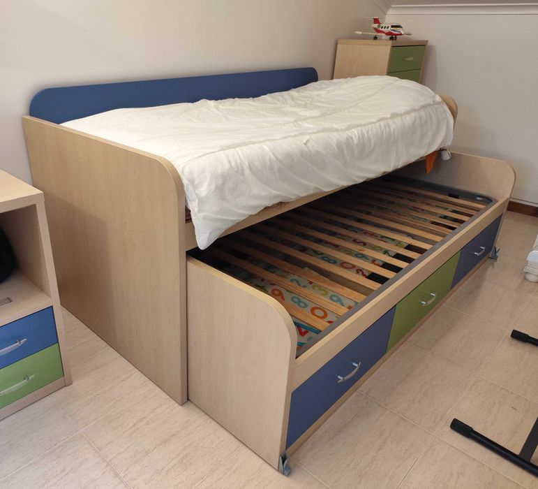 Mobília de Quarto Criança - Excelente Estado