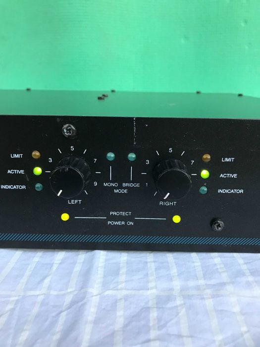 Профессиональный усилитель 2Х450W(4Ом.)800W- мост,"K.M.E."SPA-900F