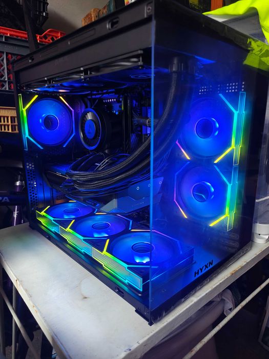 PC Gaming 9800x3D + 9070xt