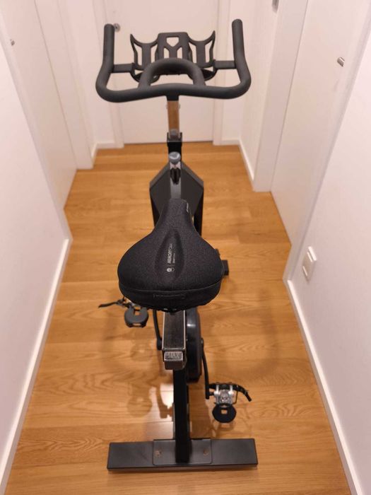 Bicicleta Estática Profissional Spin Platinum – Quase Nova