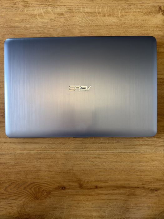 Laptop ASUS R541U