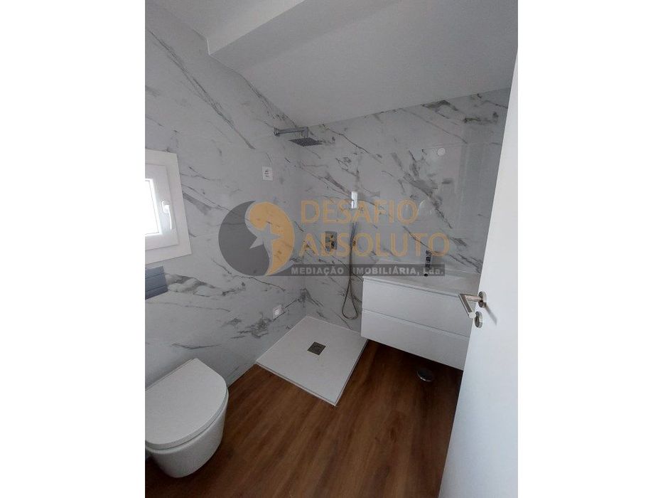 Apartamento T2 c/ Varanda, Pinhal do General - Fernão Ferro