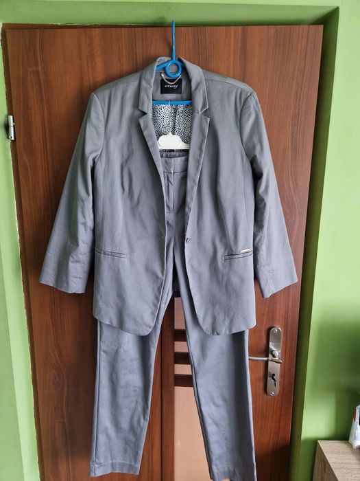 Garnitur damski ciemno szary (żakiet 42 + spodnie 38)