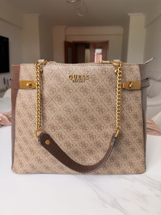 Mala Guess Zadie Tote