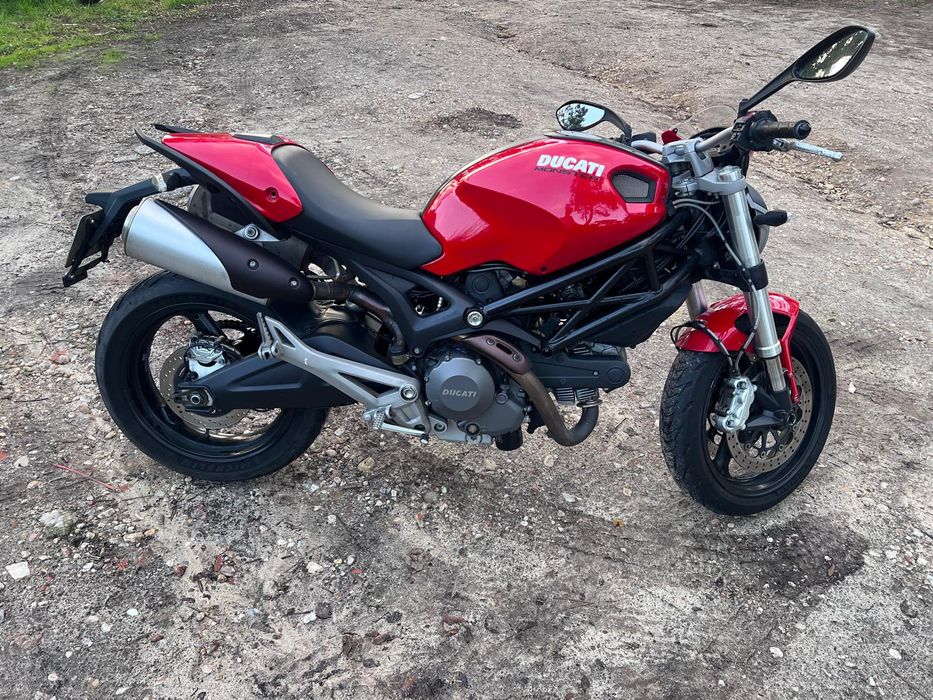 Ducati monster 696