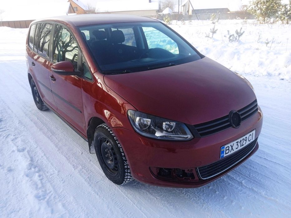 Фольксваген тауран 2013 року