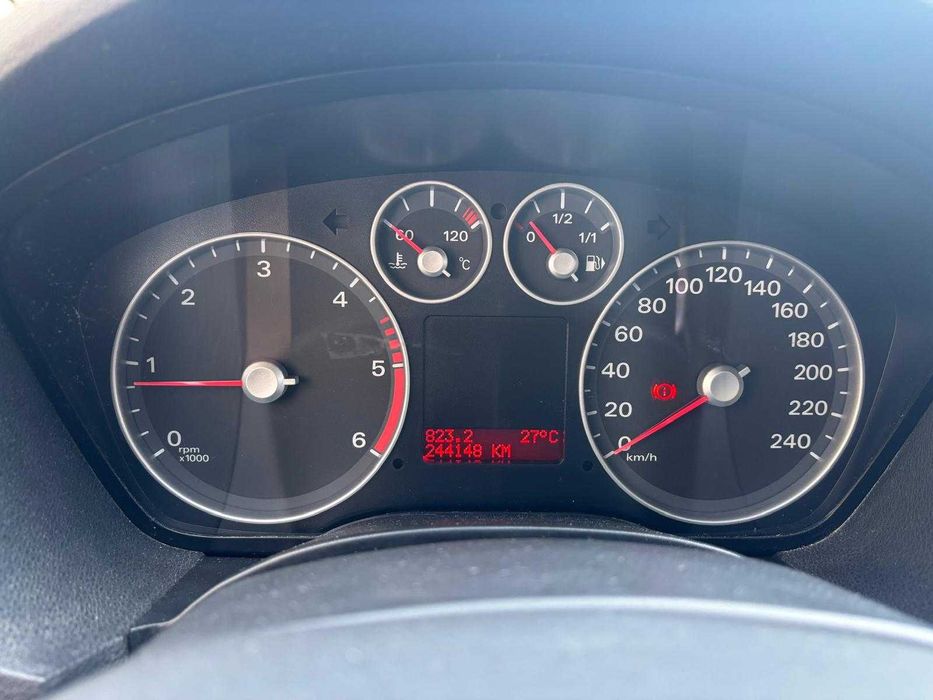 Ford C-Max — fotografia 11