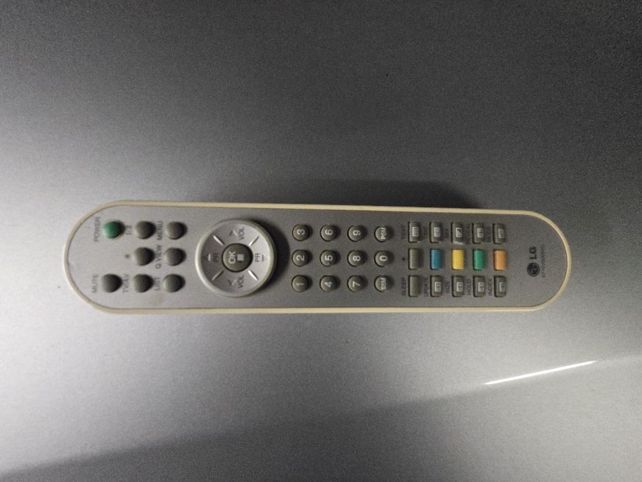 Telewizor LG z podstawą