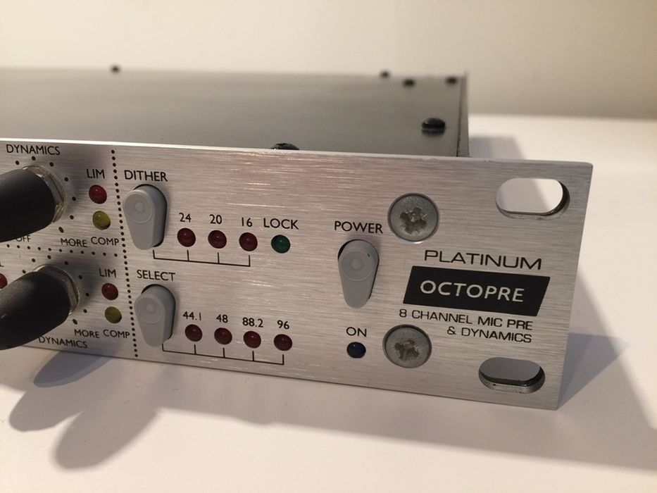 Pre Amplificador 8 canais Focusrite Octopre Platinum SAÍDAS DIGITAIS