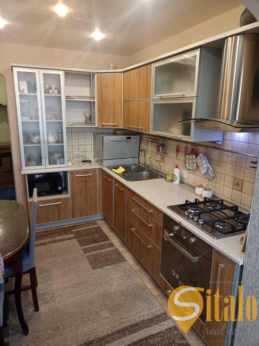 Продається 2-кімнатна квартира в Дніпровському районі по вул.Малая