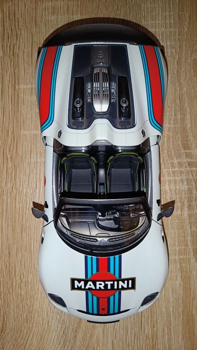 Porsche 918 Spyder "Martini" (1:18) - Minichamps