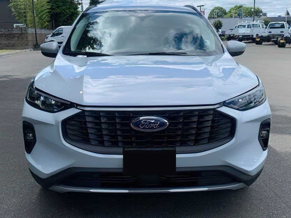 Ford Escape      2024